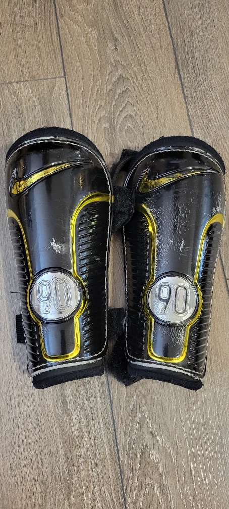 Nike Total 90 Shin Guards