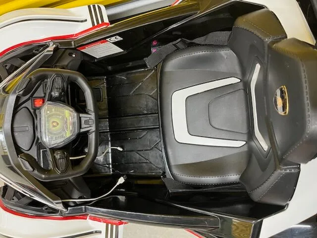 Lamborghini Kids Ride-On Car image indicator(4)