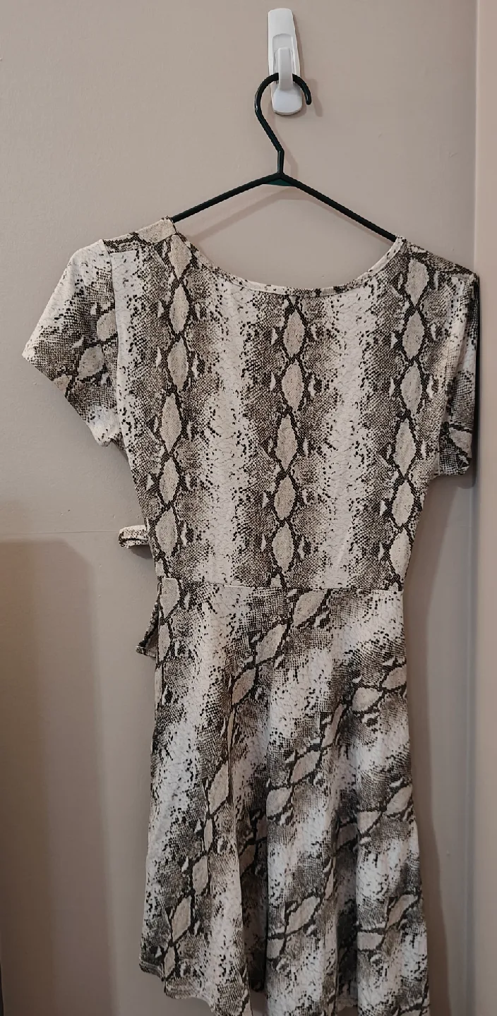 4 Piece Mini Dress Set- Size Small 🧡💖 image indicator(8)