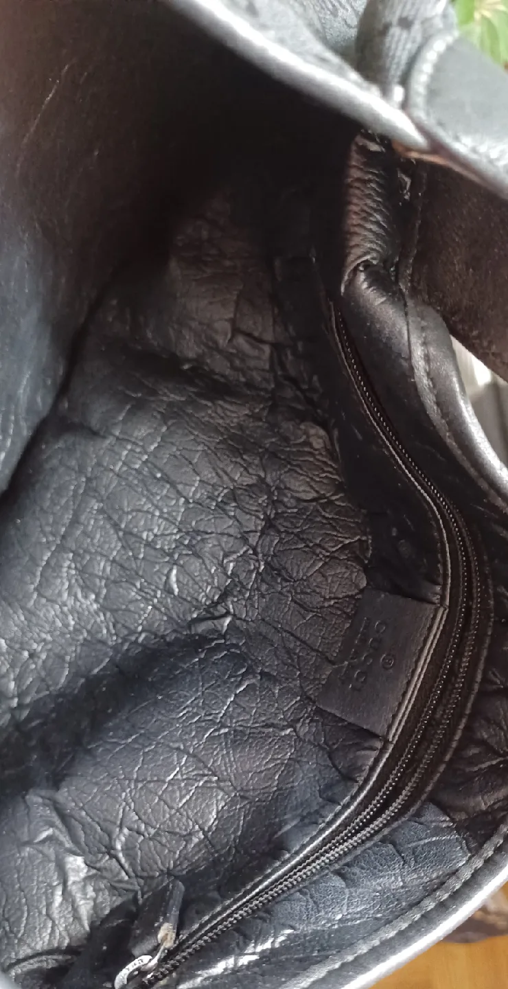 Authentic Black Gucci Bag image indicator(5)