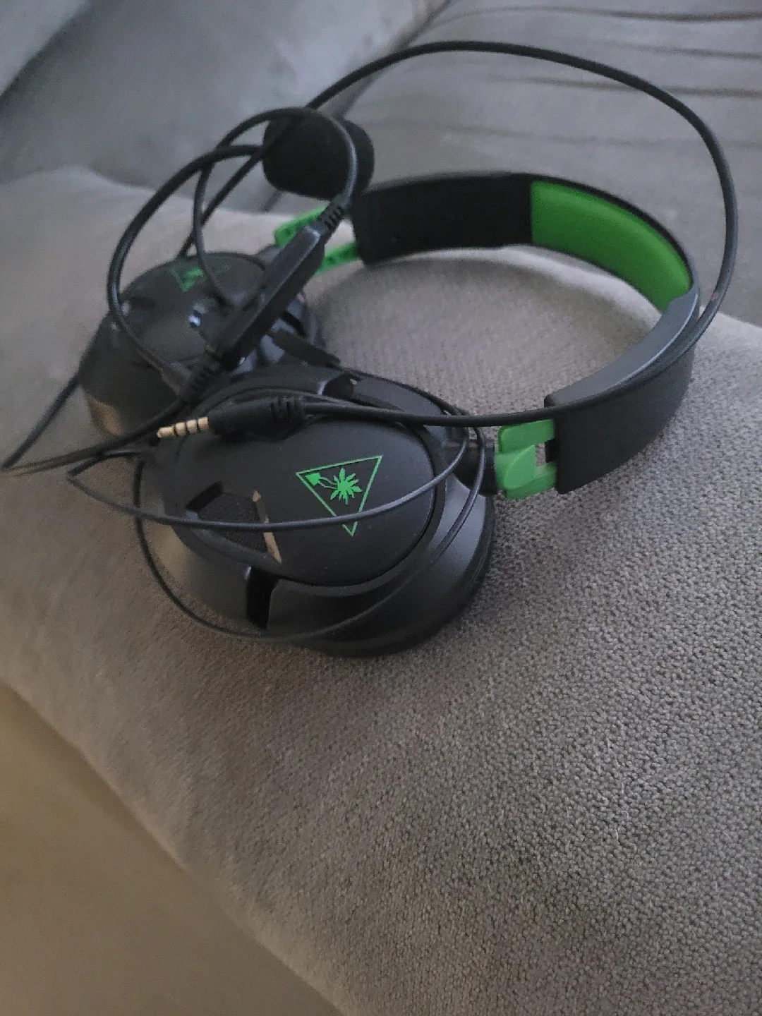 Turtle Beach Recon 70 Gaming Headset - Black & Green image indicator(2)