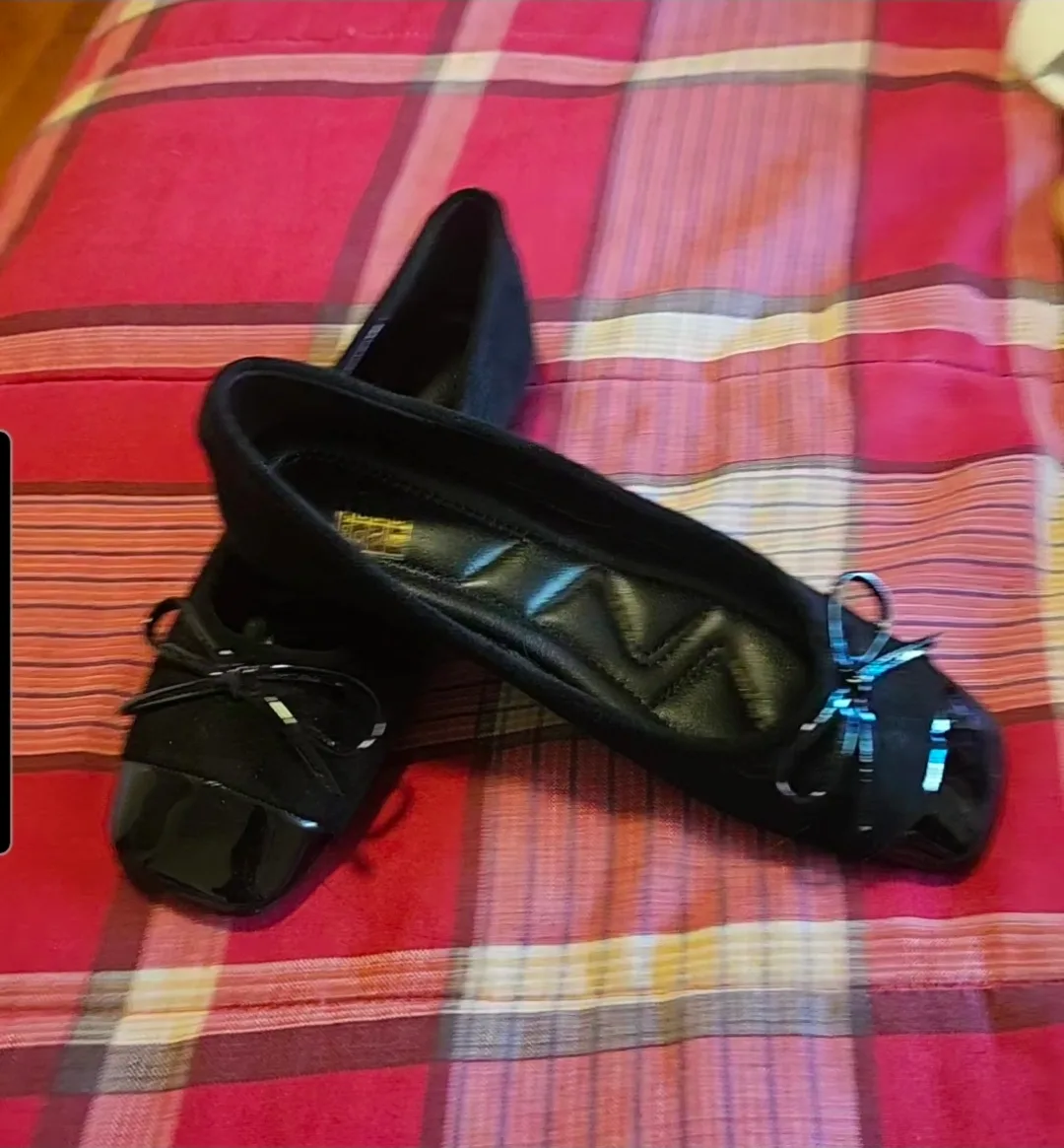 Black Ballet Flats with Bow Detail image indicator(2)