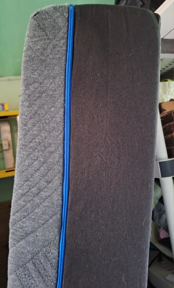 MUST GO ASAP!!! Natulily Twin Size 8-Inch Memory Foam Mattress image indicator(4)