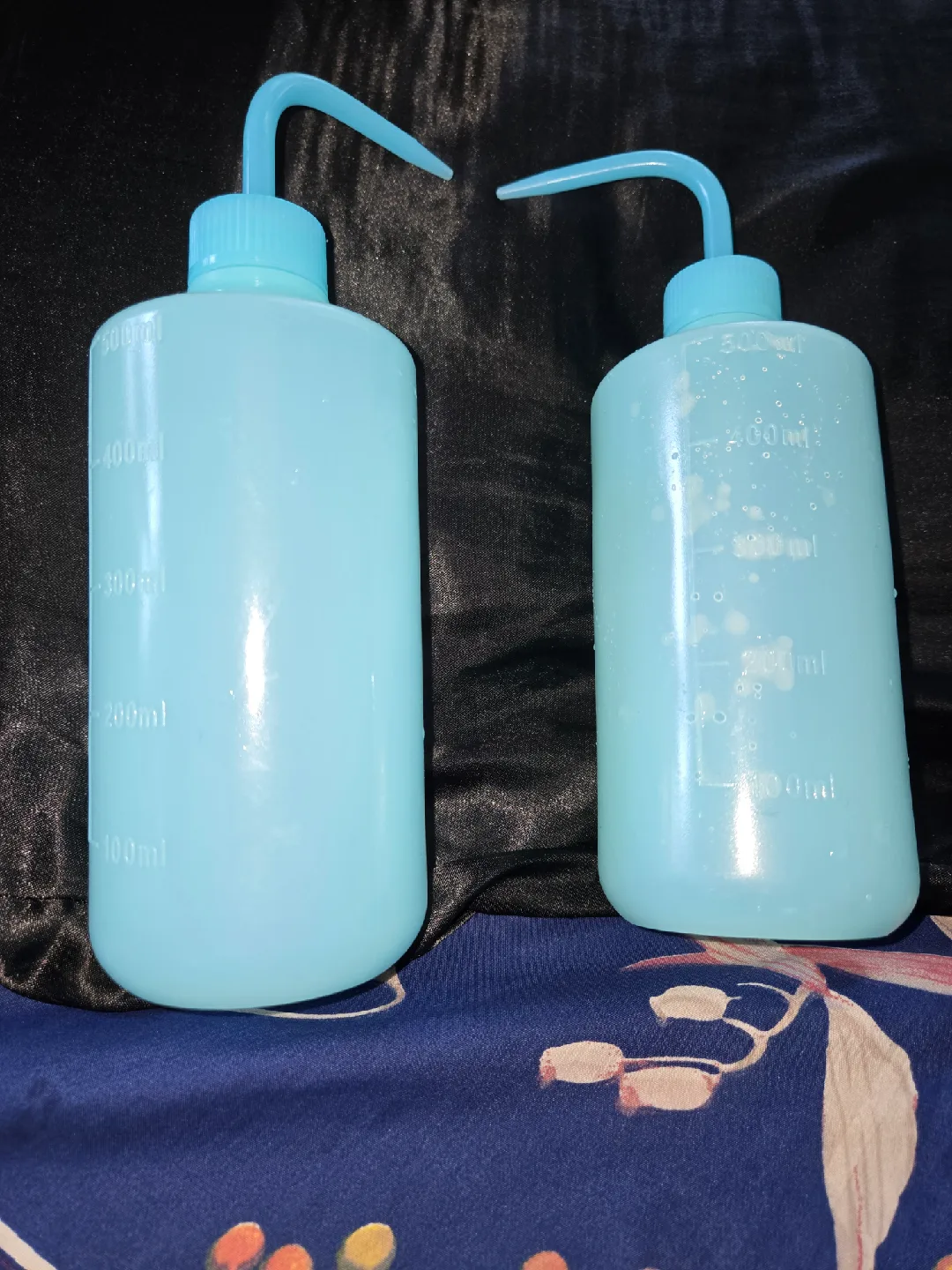 2x Light Blue Squeeze Wash Bottles - 500ml✨️🍶 image indicator(3)