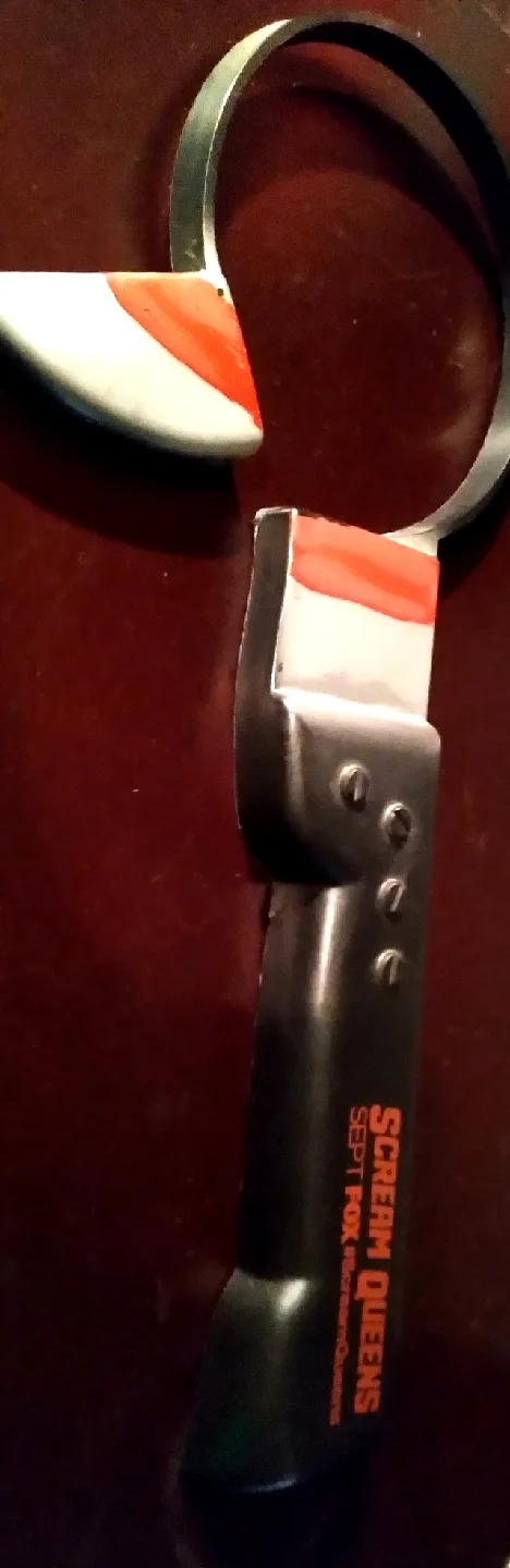 'SCREAM QUEENS' COLLECTIBLE PROP ACCESSORY image indicator(3)