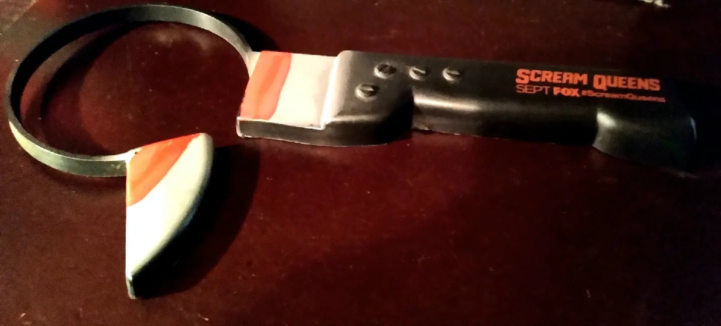 'SCREAM QUEENS' COLLECTIBLE PROP ACCESSORY image indicator(6)