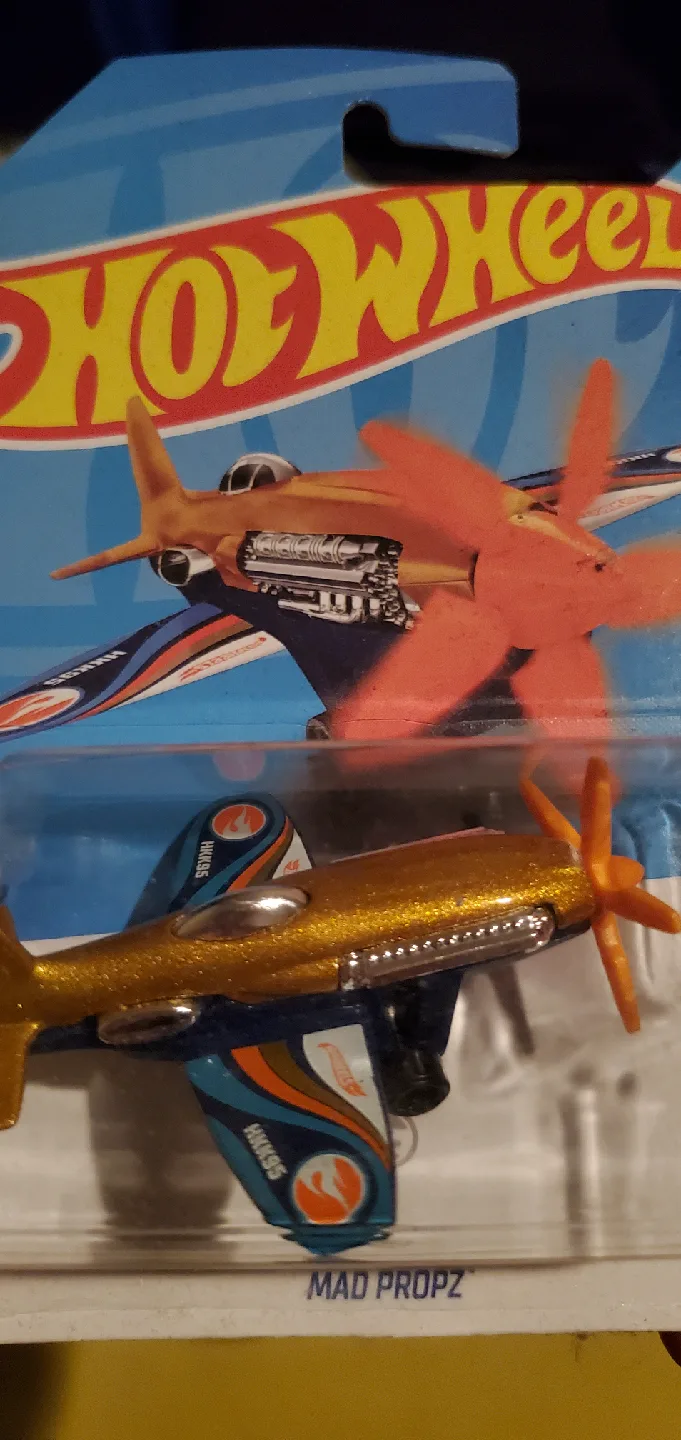 Hot Wheels Mad Propz Sky Show Diecast Plane image indicator(7)