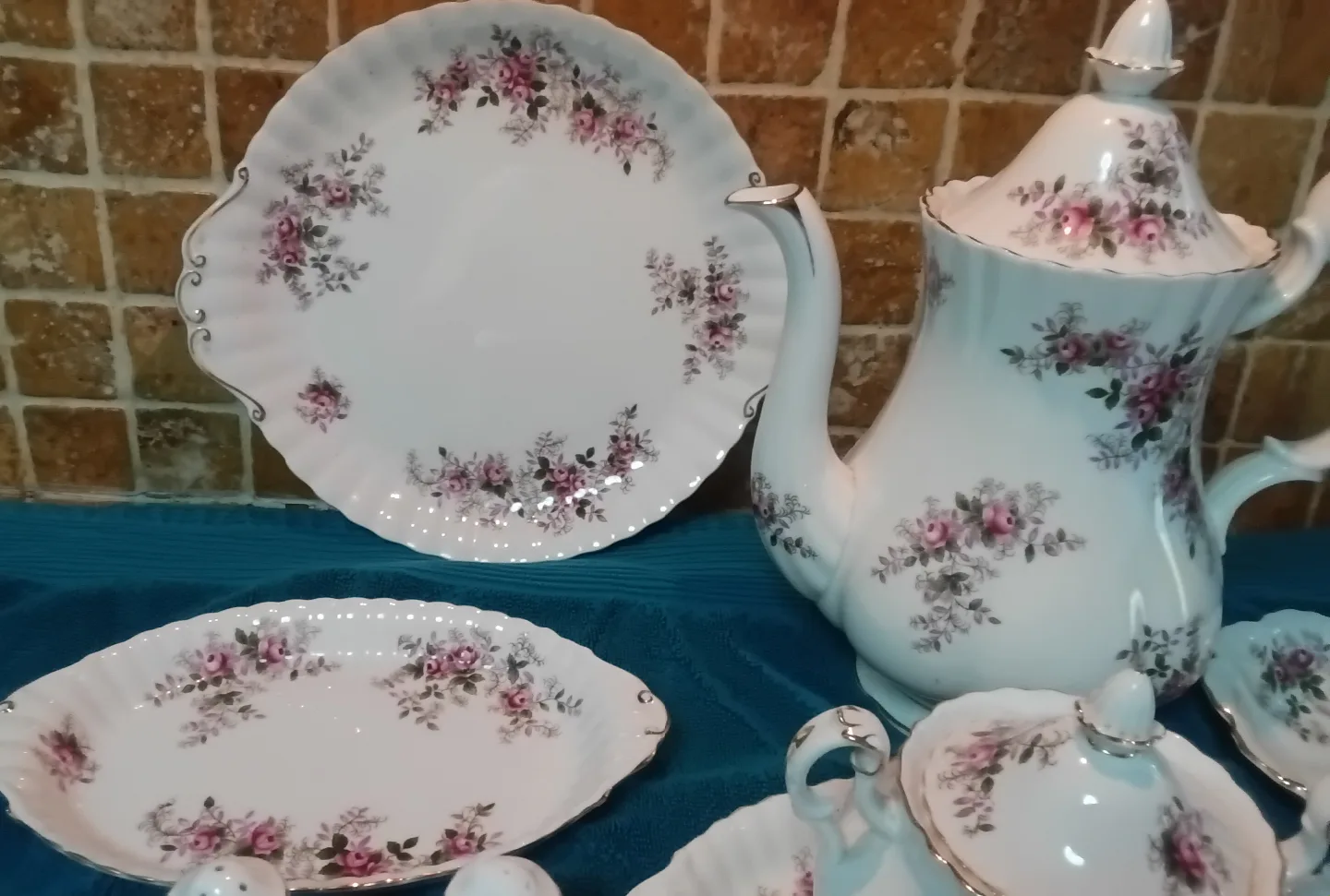 Collection of Royal Albert  "Lavender Rose " image indicator(4)