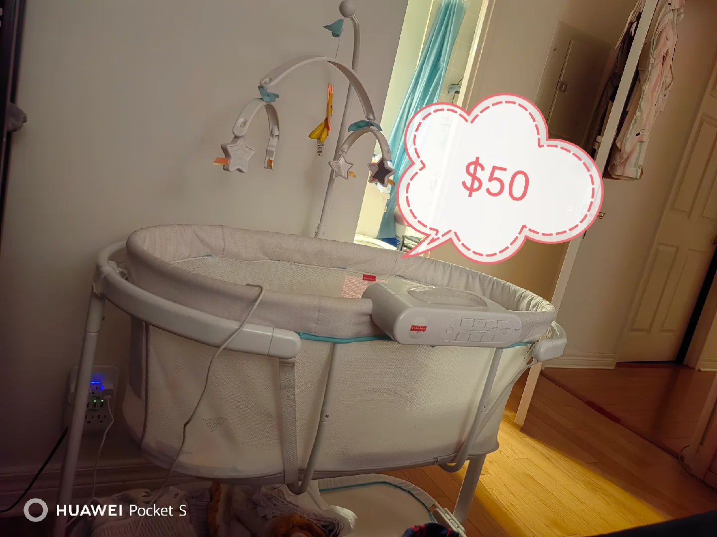 Fisher-Price Soothing Motions Bassinet thumbnail