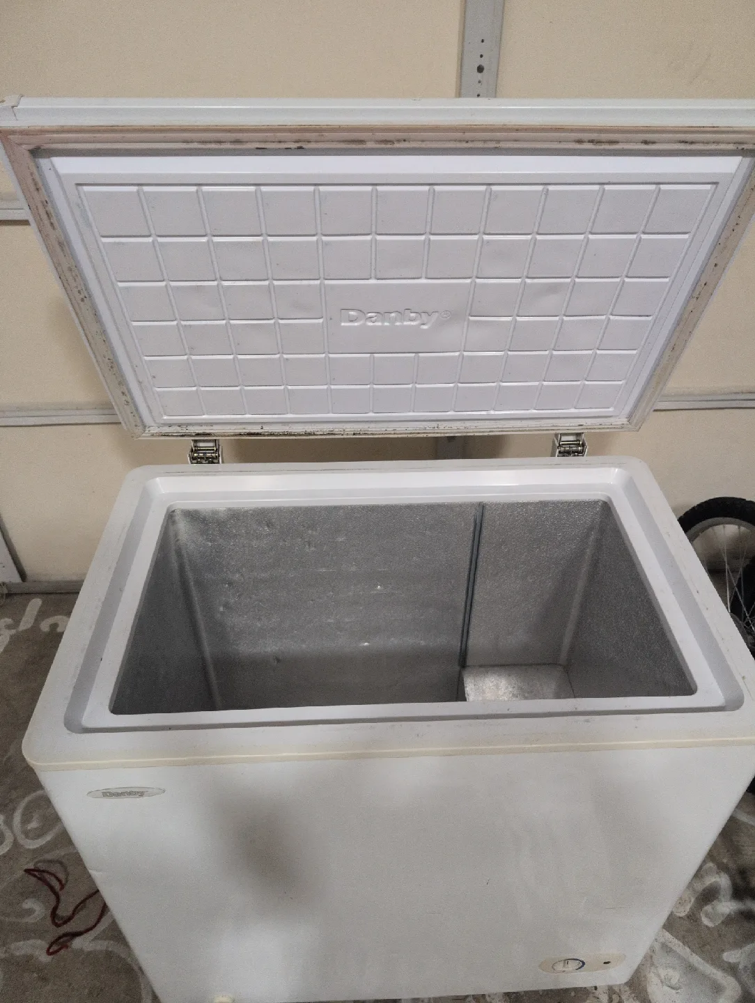 Danby Chest Freezer image indicator(2)