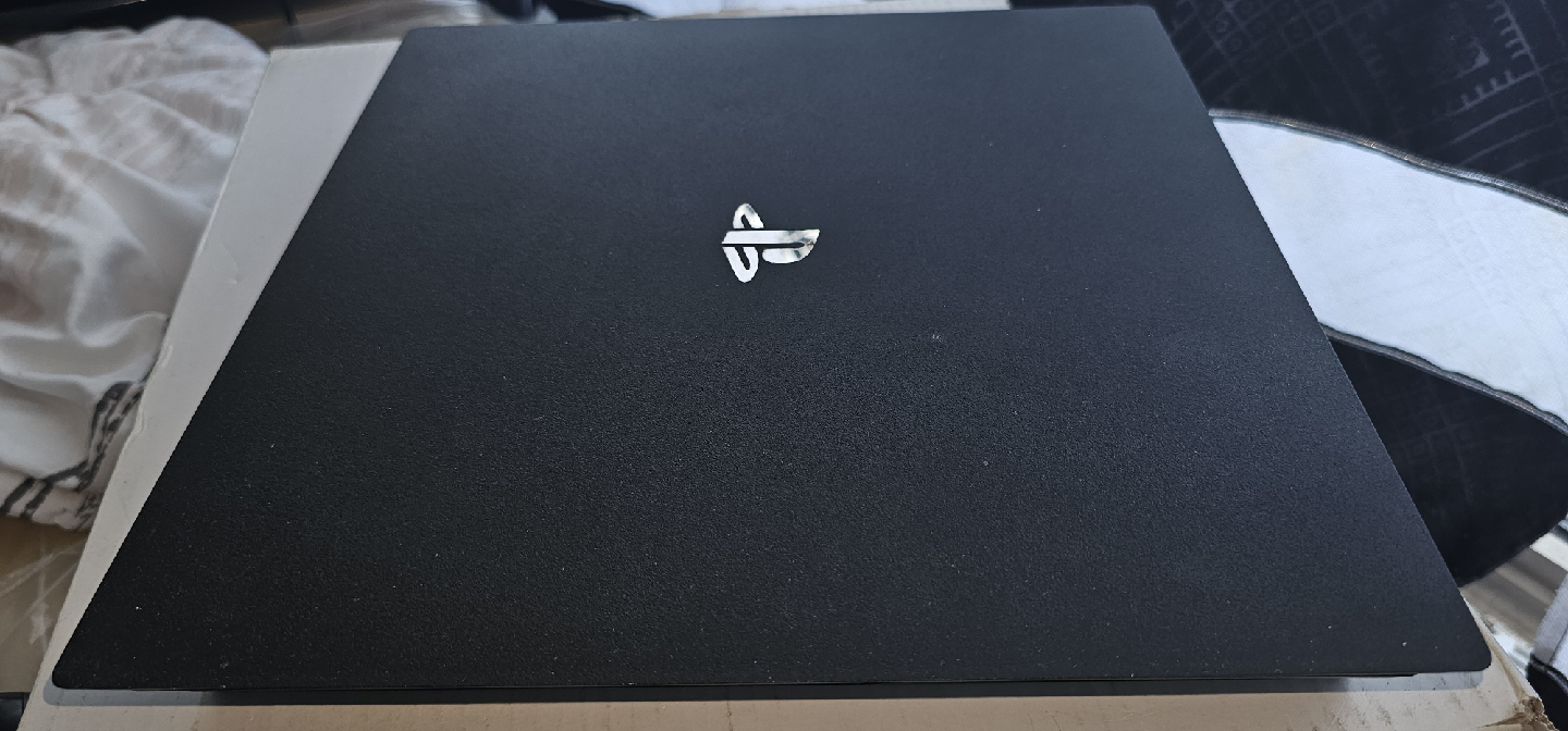 PS4 Pro 1TB Console - Complete in Box (CIB) -Great Condition - photo 2
