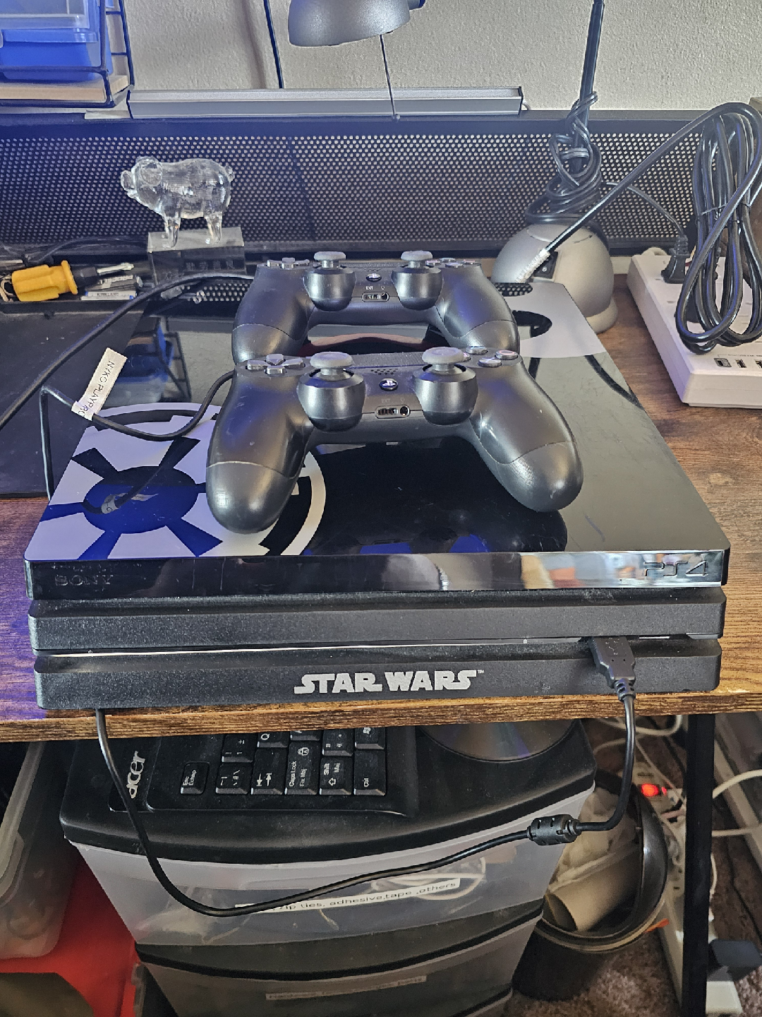 Playstation 4 Pro Starwars Edition - photo 2