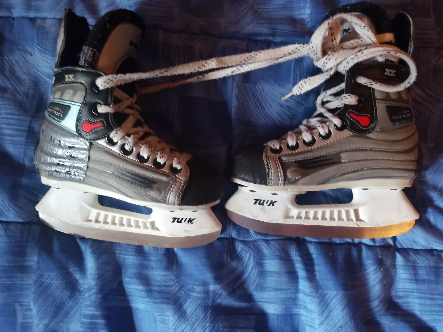 hockey skates - used - various sizes image indicator(8)
