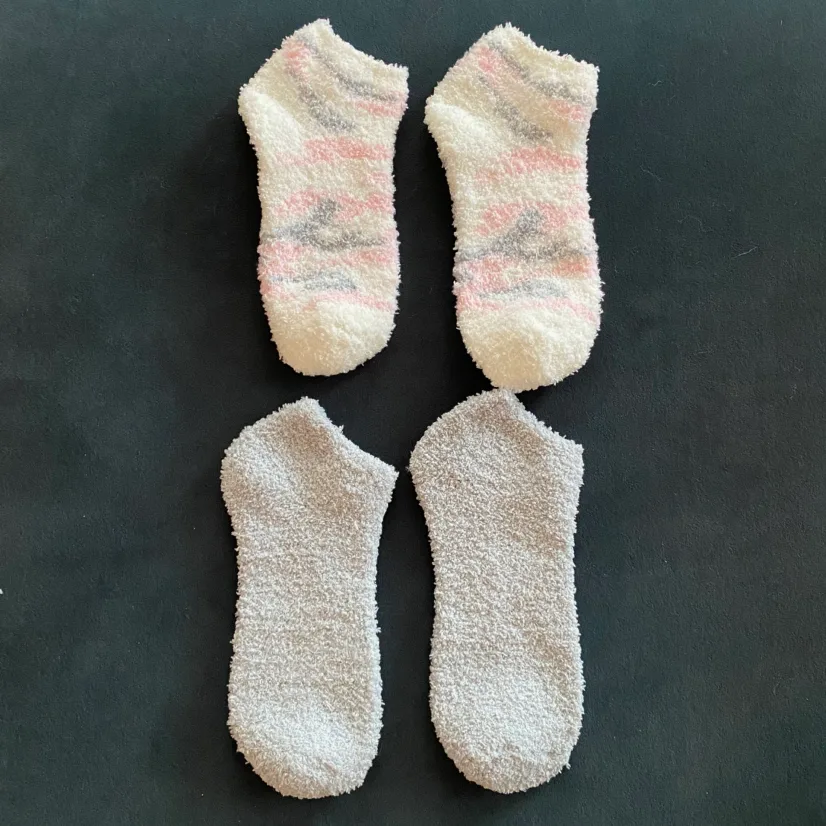 2 Pairs of Socks thumbnail