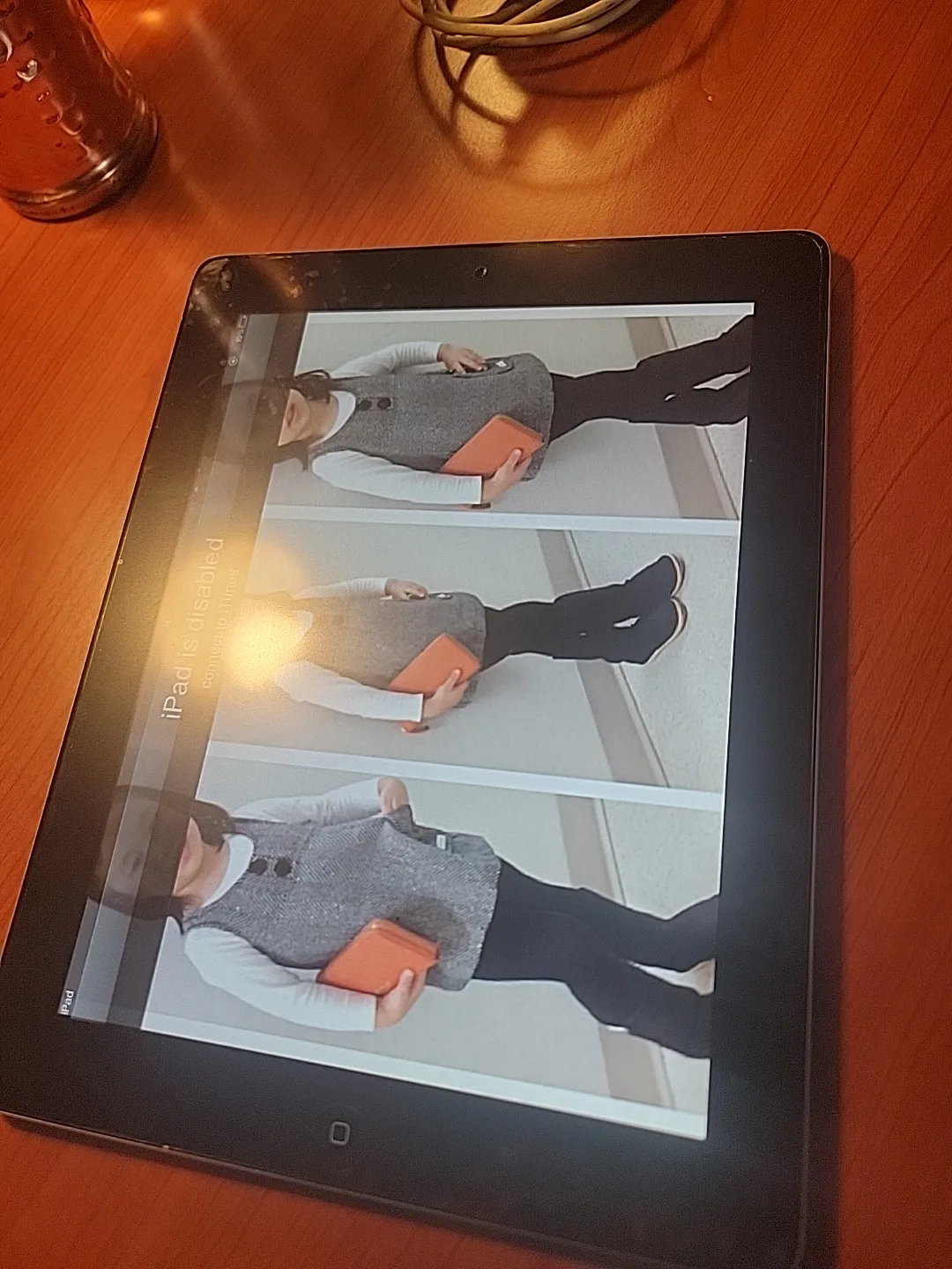 Apple iPad 32GB Model A1395 image indicator(8)