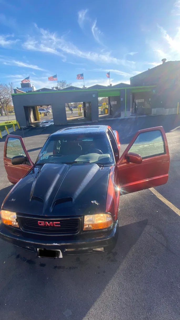 GMC Sonoma 2000 image indicator(2)