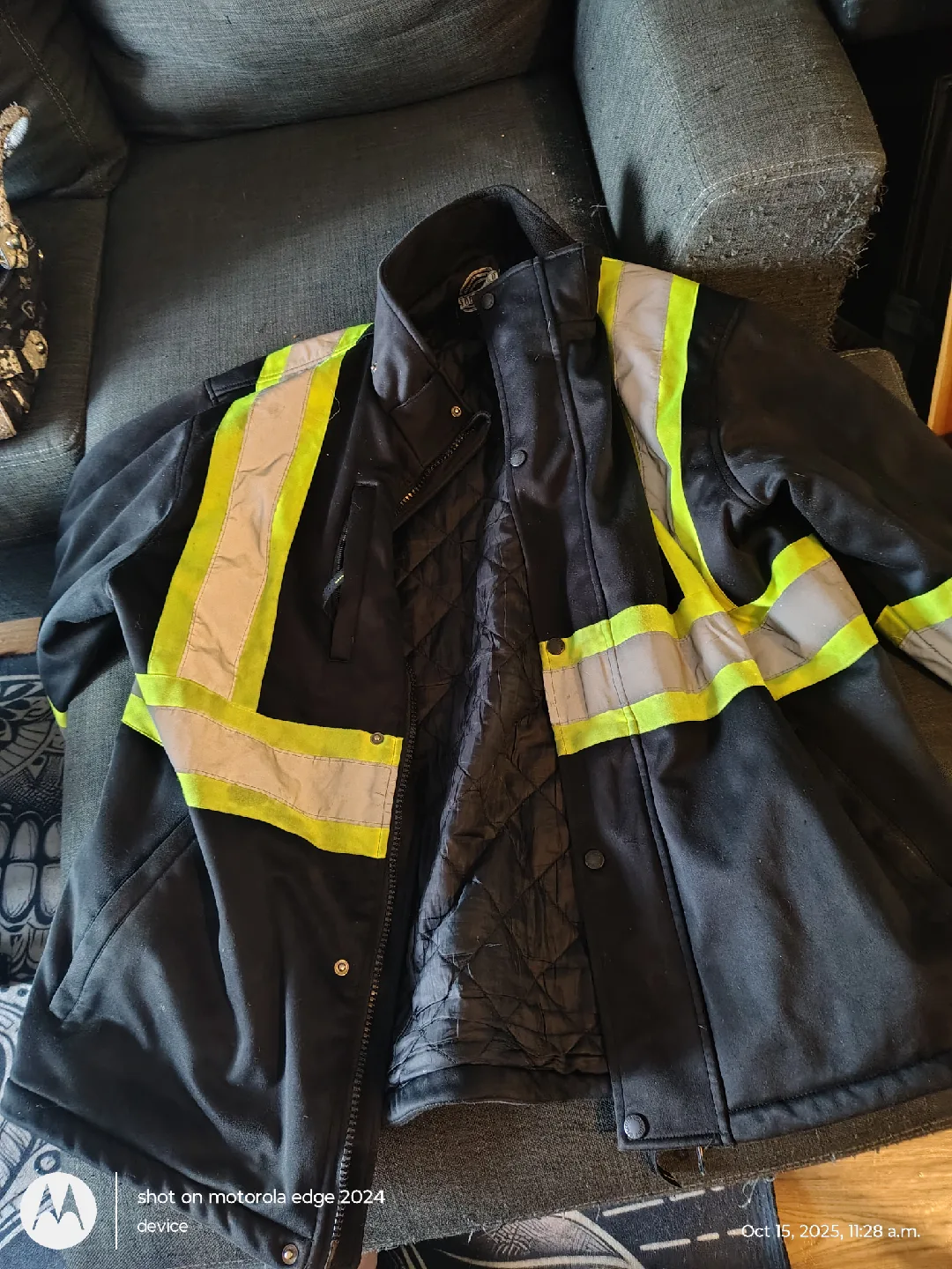 Black Hi-Vis Safety Jacket image indicator(2)