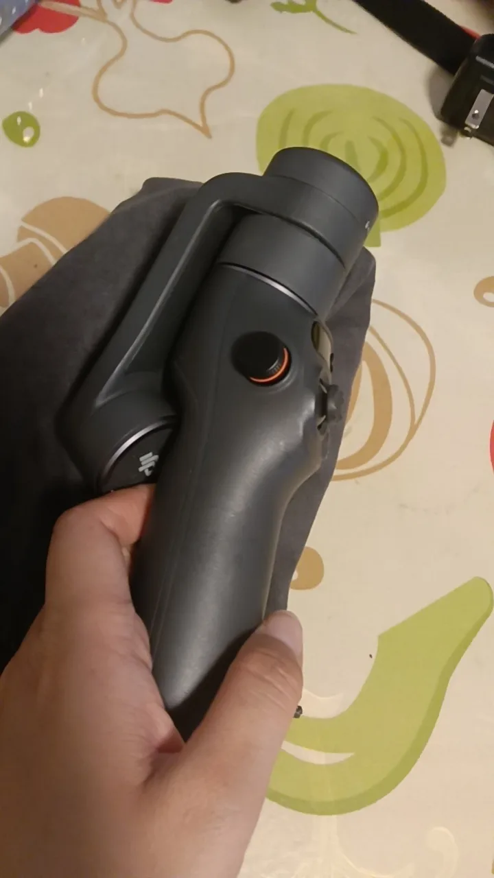 DJI Osmo Mobile 3 Gimbal Stabilizer thumbnail