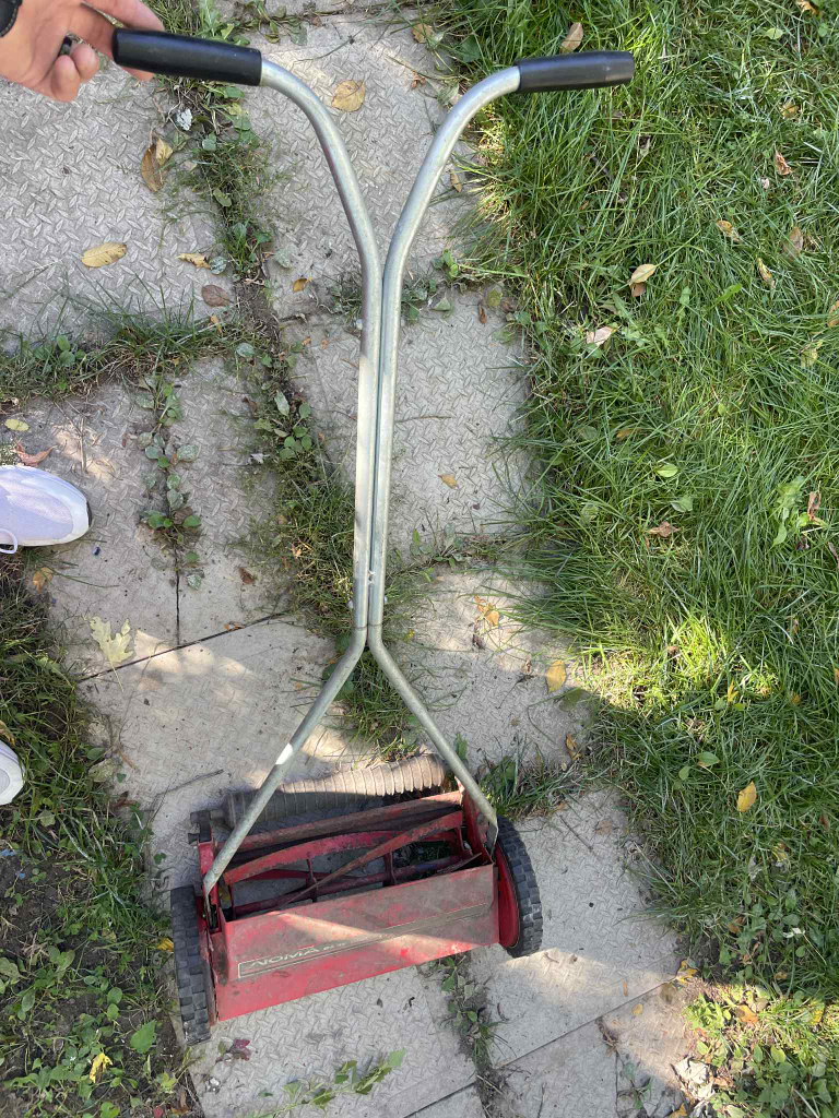 NOMA Reel Mower