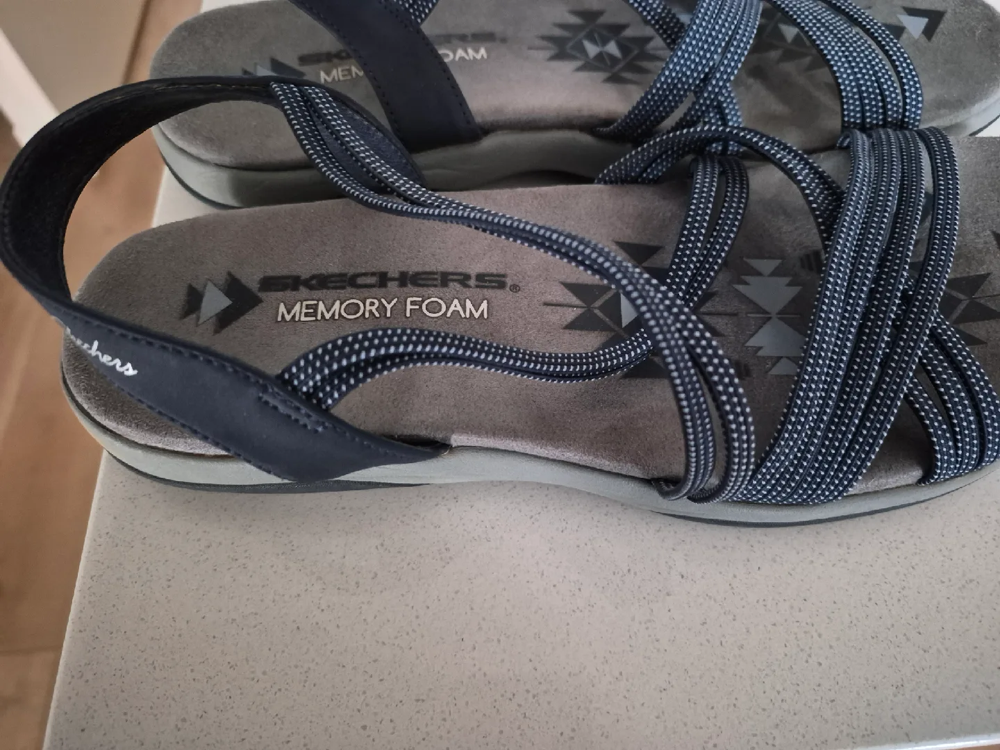 Skechers Memory Foam Sandals Size 10 image indicator(2)