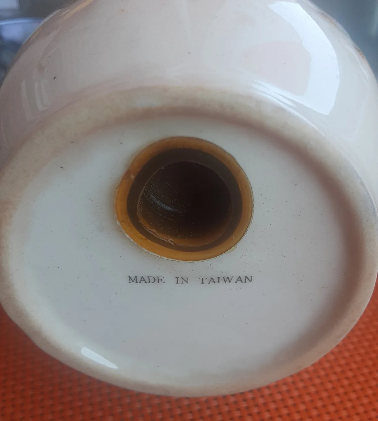 Vintage Salt & Pepper Shakers - Taiwan image indicator(4)