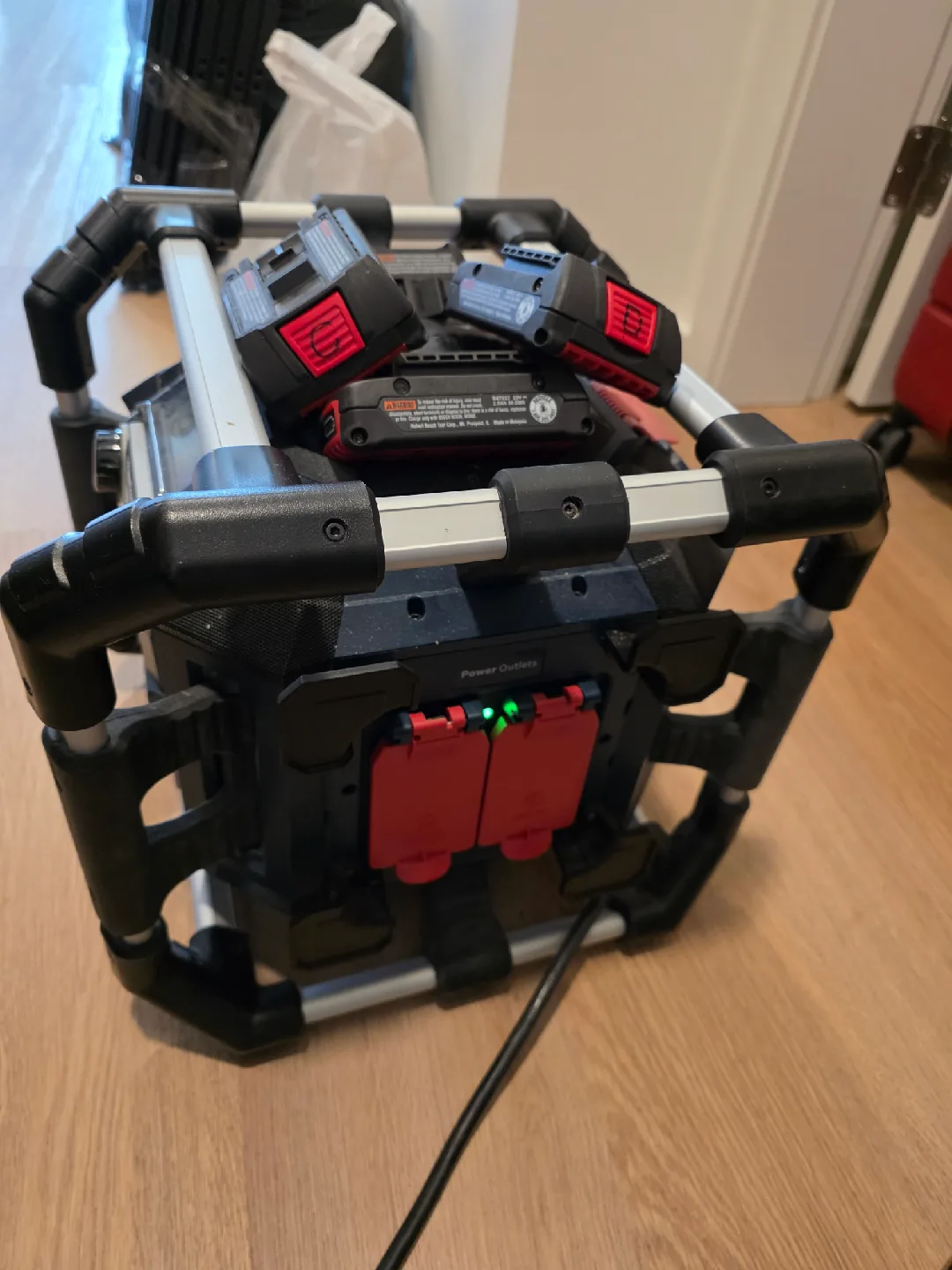 Jobsite Radio/Charger/Digital Media image indicator(2)