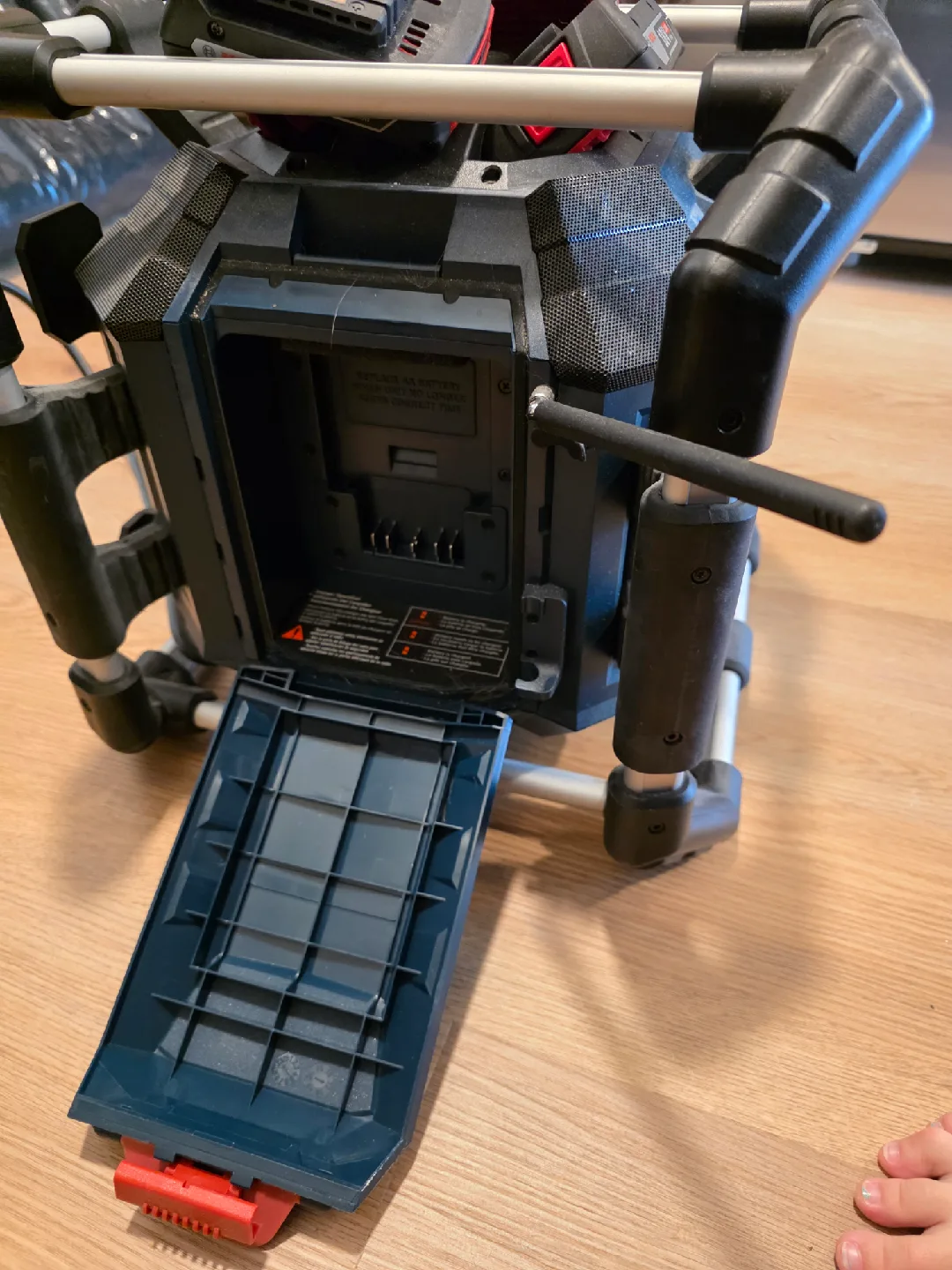 Jobsite Radio/Charger/Digital Media image indicator(6)