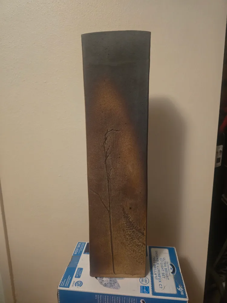 Kravjansky Tall Vase - 21 Inches image indicator(4)