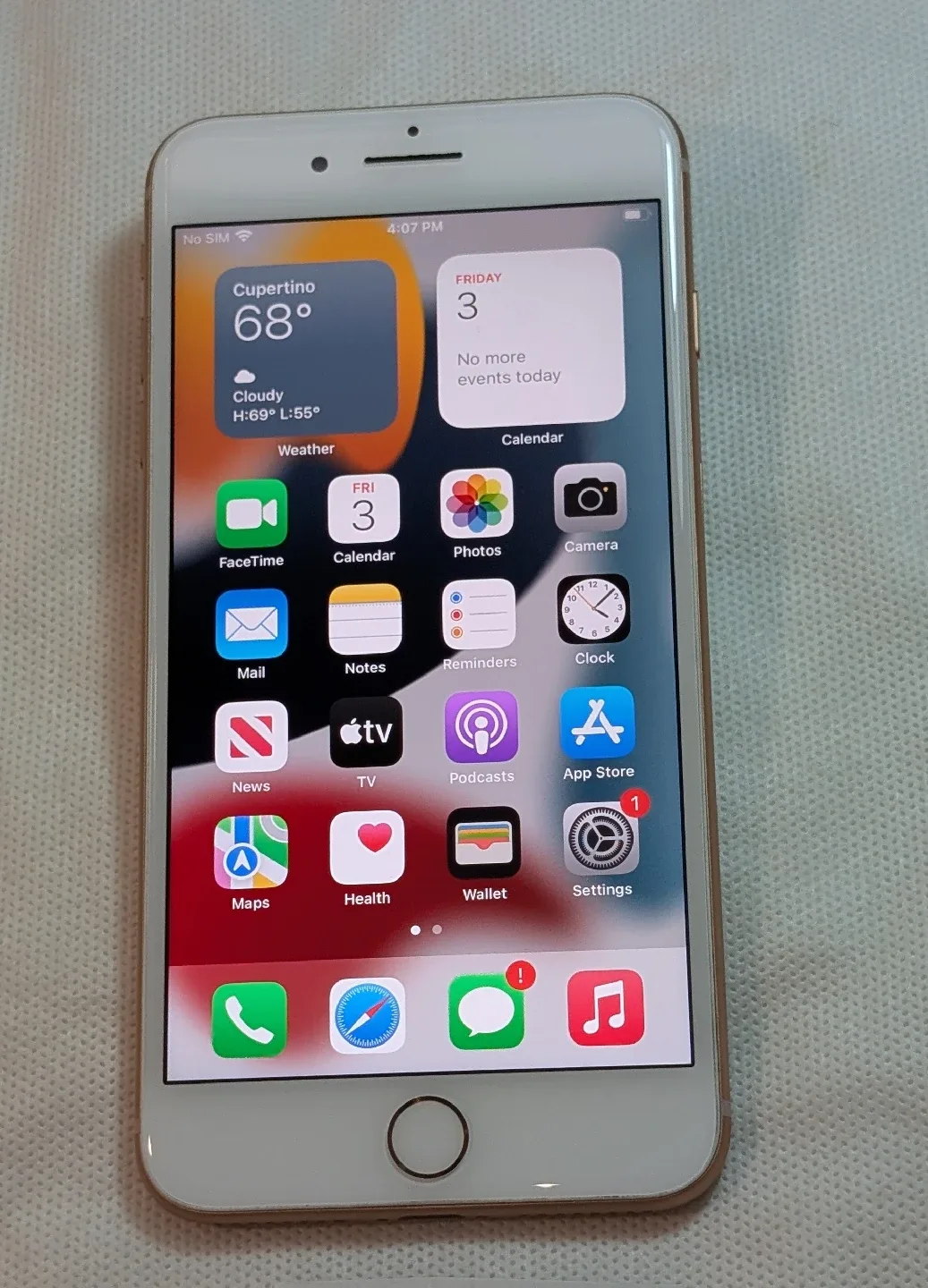 VERY NICE GOLD APPLE iPhone 8 PLUS T-Mobile Metro CELL PHONE