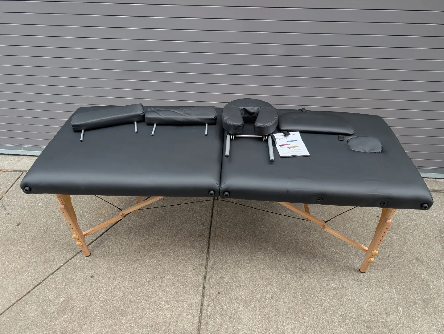 Portable Massage Table - Black image indicator(2)
