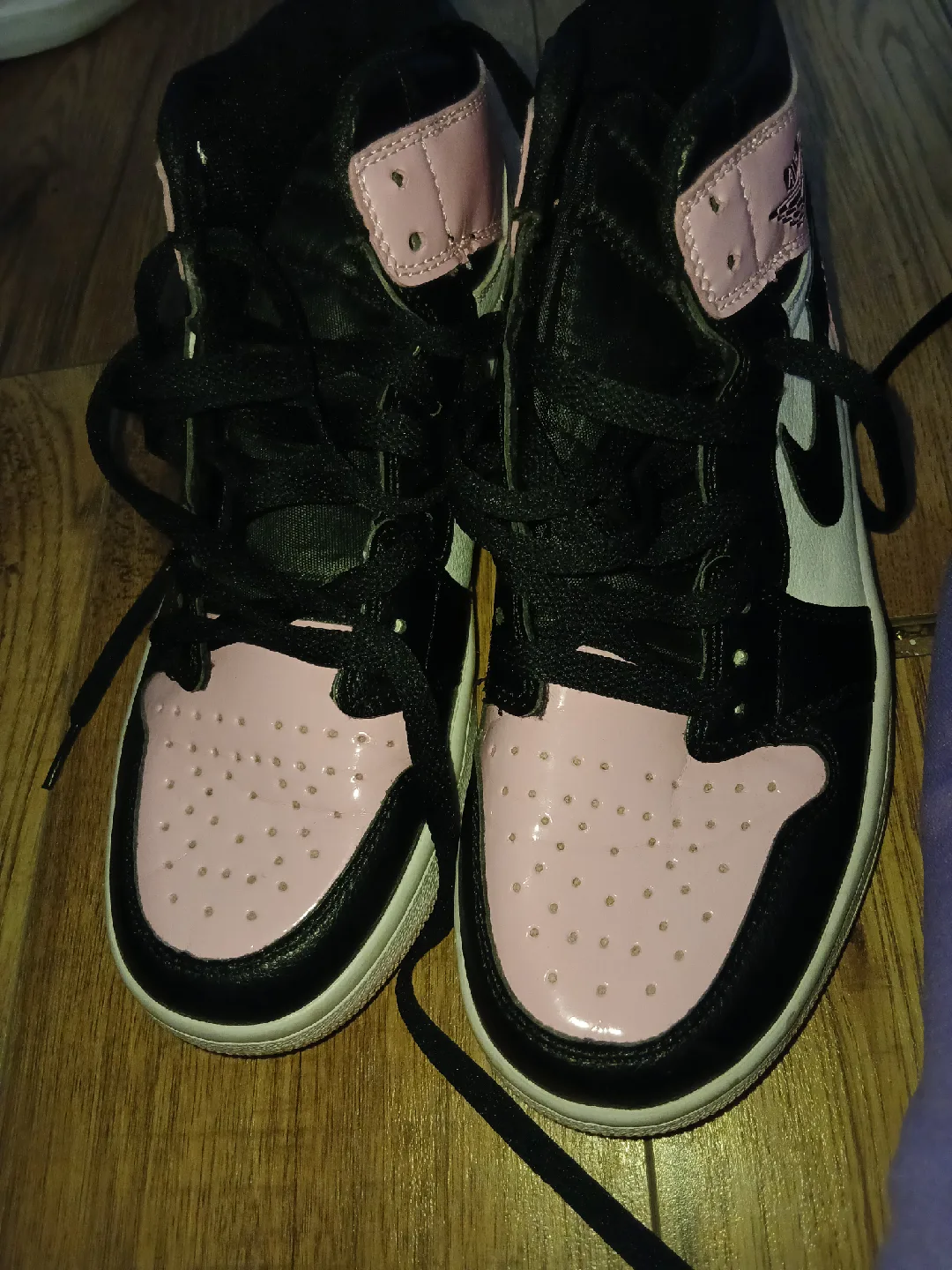 Nike Air Jordan 1 High Pink/Black image indicator(2)
