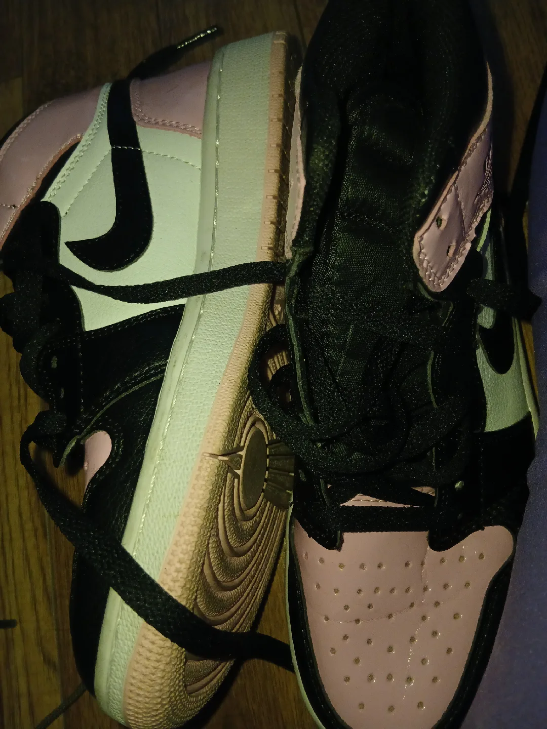 Nike Air Jordan 1 High Pink/Black image indicator(3)