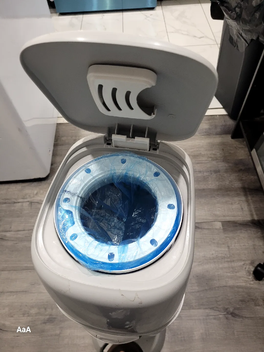 Playtex Diaper Genie Complete Pail + Filters image indicator(3)