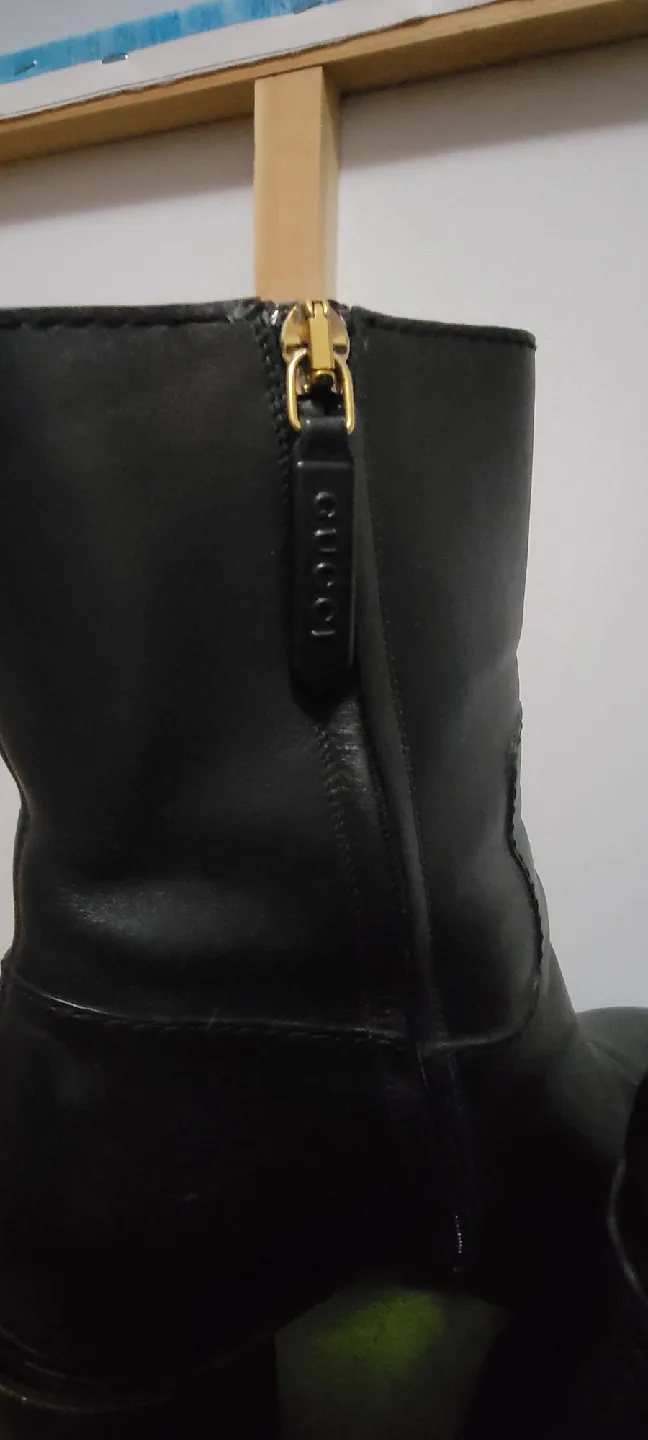 Gucci Black Leather Ankle Boots - Size 37.5 image indicator(3)