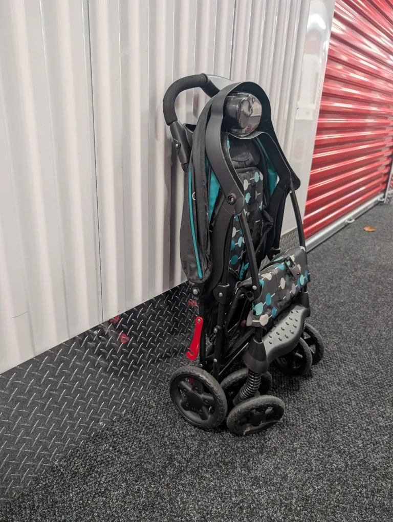 Kolcraft Umbrella Stroller - Lightweight & Compact image indicator(3)