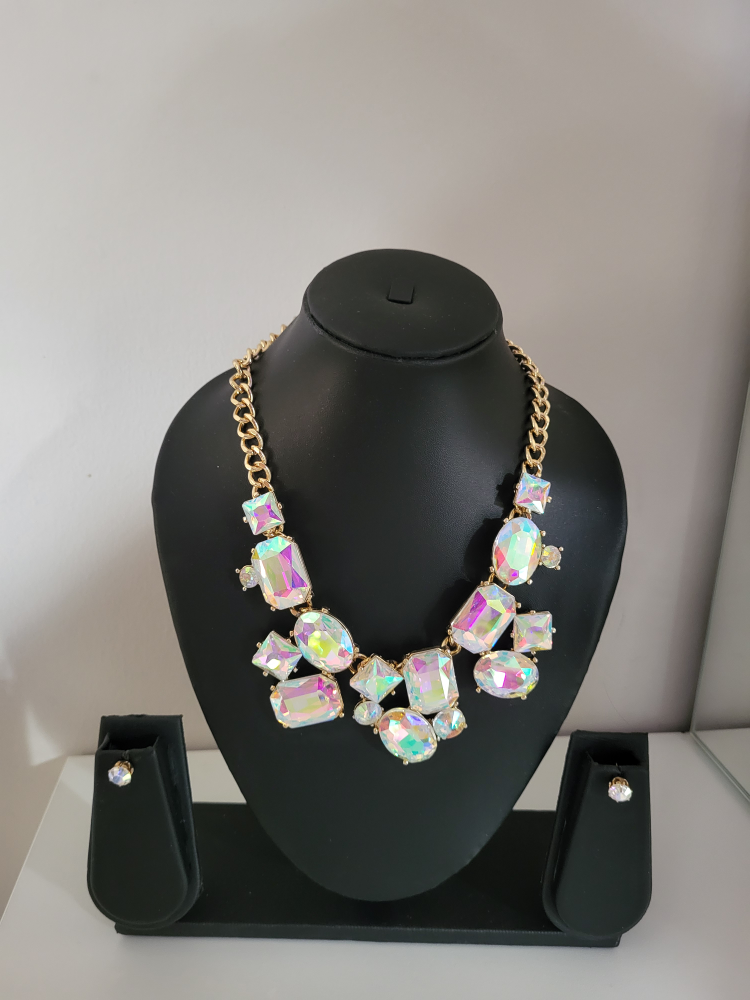 Statement Necklace with studs earrings - photo 2