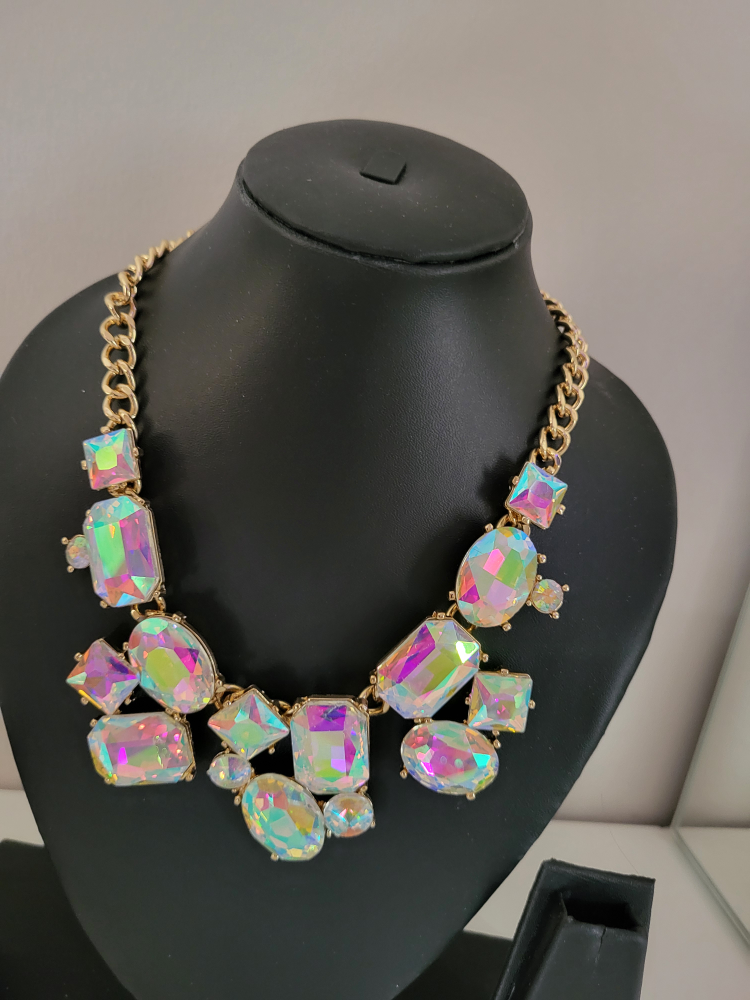 Statement Necklace with studs earrings - photo 4