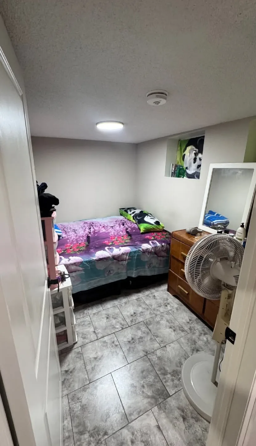 1 Bedroom Basement Apartment image indicator(2)