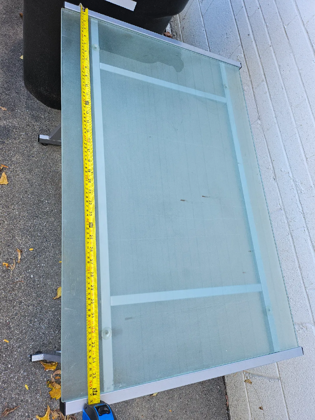 Glass Top Desk with Silver Frame image indicator(4)