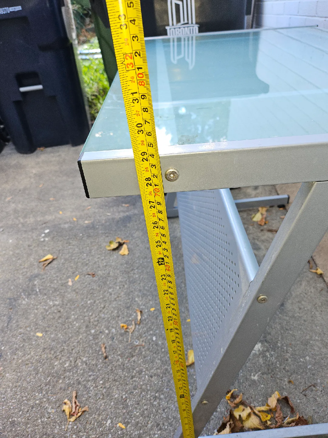 Glass Top Desk with Silver Frame image indicator(6)