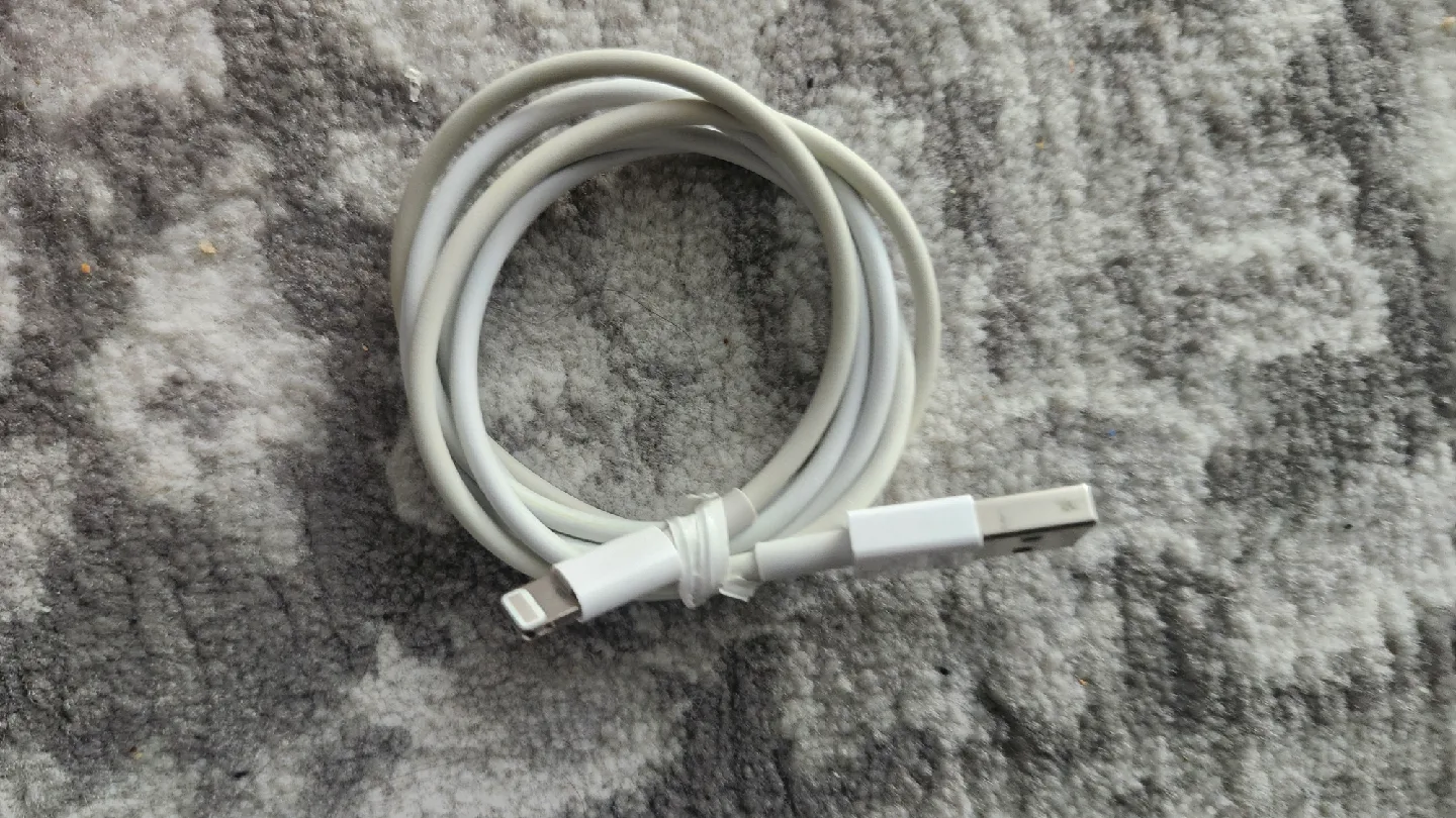 Apple iPhone XR - White image indicator(9)