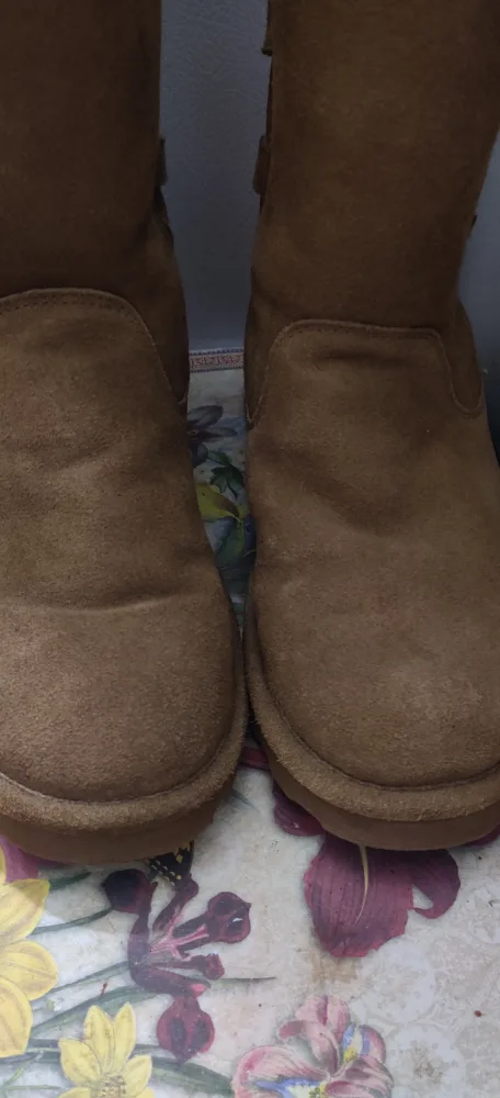 Bearpaw Suede Boots size 8 image indicator(5)