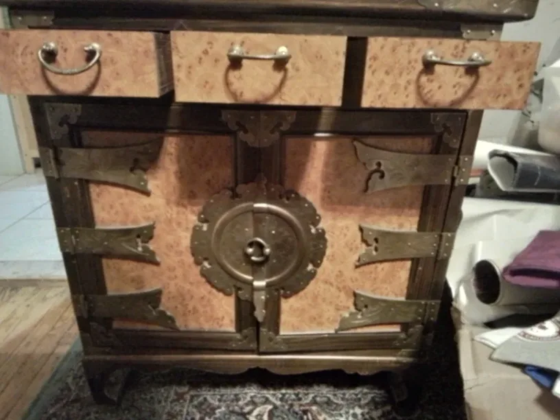 Vintage Chinese Oriental Hard Wood Carbinet image indicator(9)