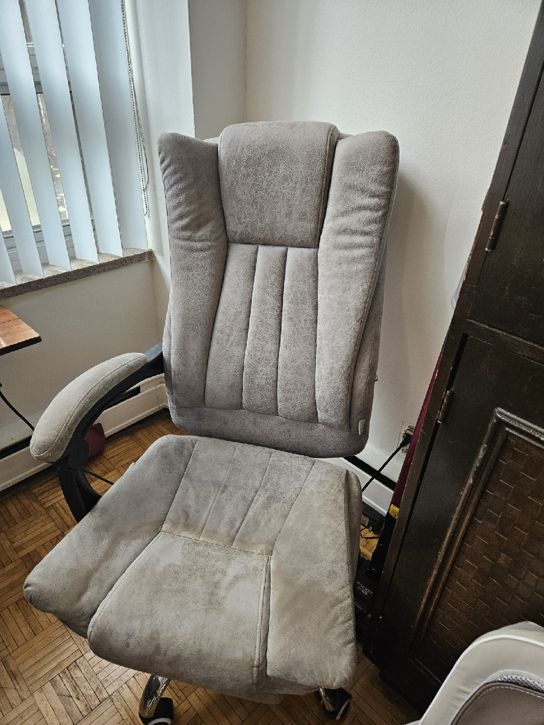 Grey Office Chair with Footrest - photo 4