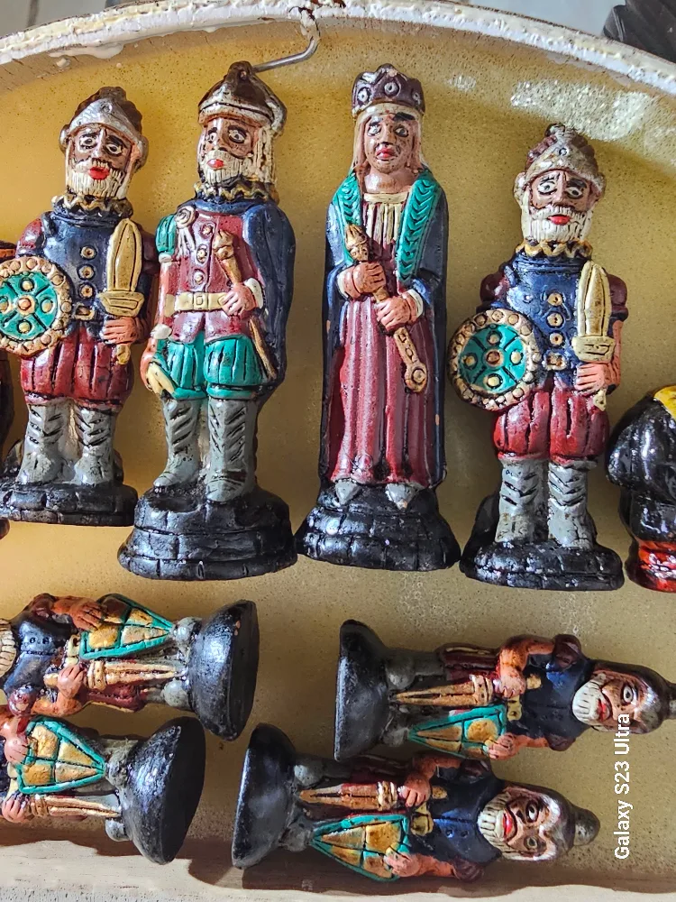 Vintage Hand Carved Chess Set with Board image indicator(6)