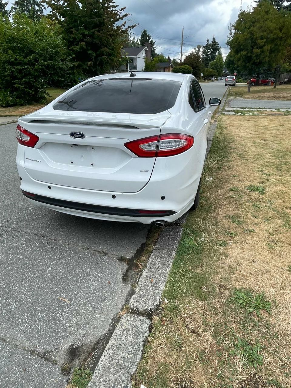 2015 White Ford Fusion Sedan - photo 4