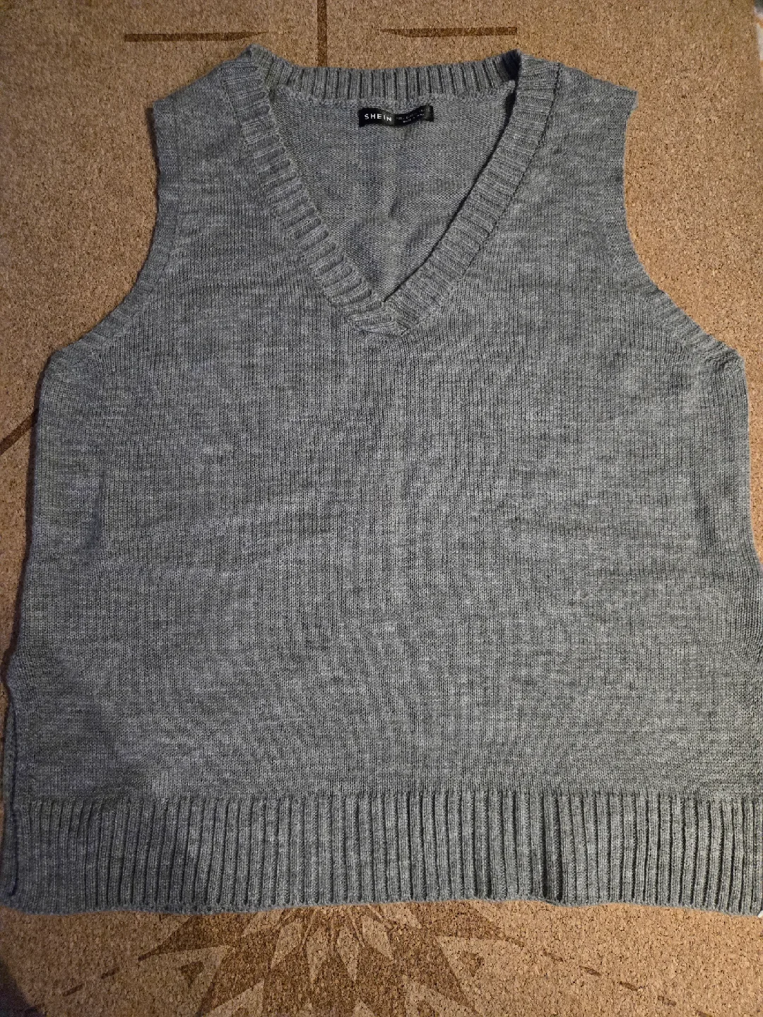 Grey Knit Vest - Size L thumbnail