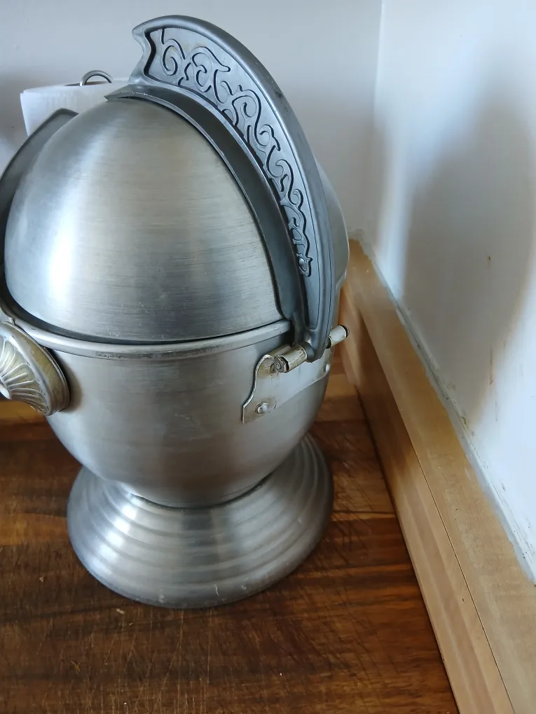 Silver Knight Cap Ice Bucket image indicator(3)