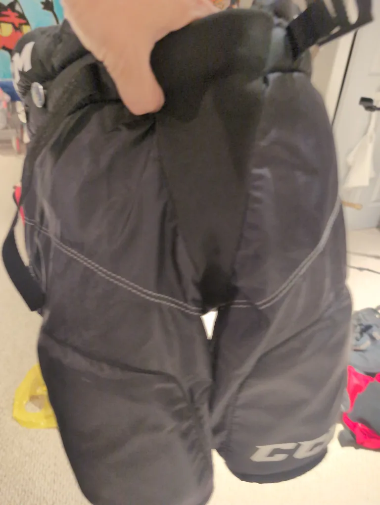 CCM Hockey Protective Gear Set image indicator(2)