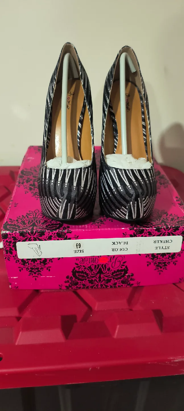 Pleaser Pink Label Cheker Heels - Size 6.5 thumbnail